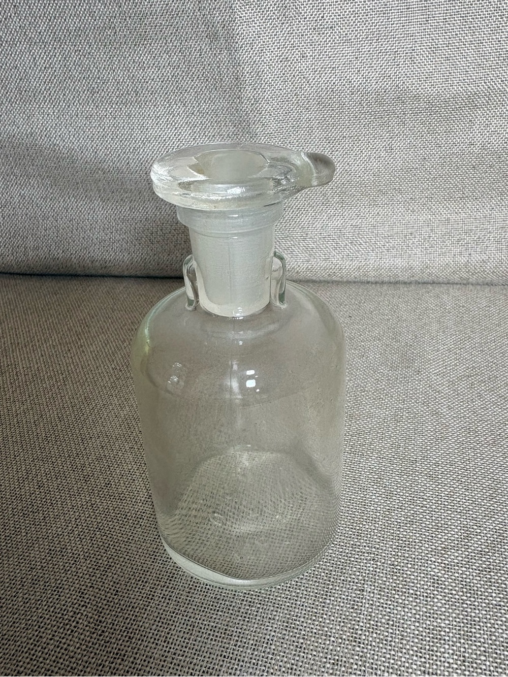 Vintage TC Wheatley & Co USA Apothecary Medical Glass Bottle w Ground Stopper